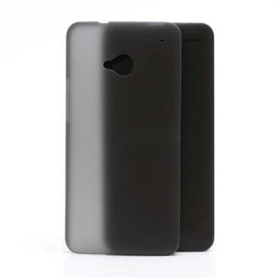 HTC One M7 pasaulē planākais melns futrālis / Vacins.lv