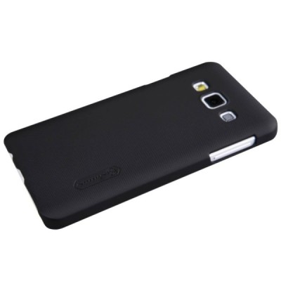 Samsung Galaxy A3 (A300) Nillkin Frosted Shield juodas plastikinis dėklas + apsauginė ekrano plėvelė / Priedai.lt