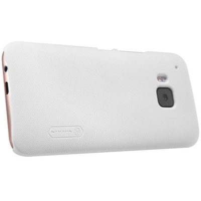 HTC One M9 Nillkin Frosted Shield baltas plastikinis dėklas + apsauginė ekrano plėvelė / Priedai.lt