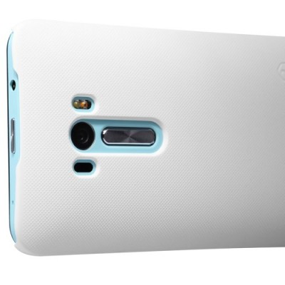 Asus Zenfone Selfie (ZD551KL) Nillkin Frosted Shield balts plastmasas apvalks + ekrāna aizsargplēve / Vacins.lv
