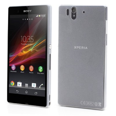 Sony Xperia Z pasaulē planākais balts futrālis / Vacins.lv