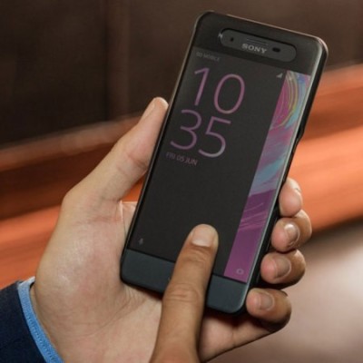Originalus Sony Style Cover Touch juodas atverčiamas dėklas / Priedai.lt