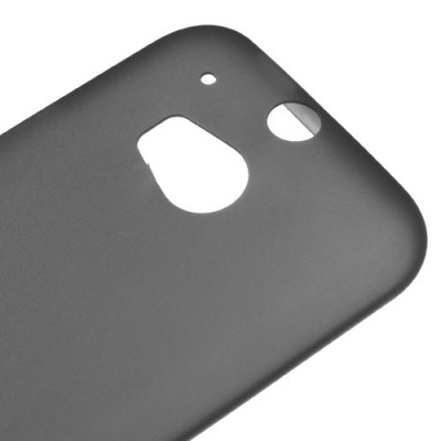 HTC One M8 pasaulē planākais melns futrālis / Vacins.lv