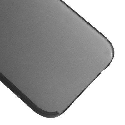 HTC One M8 pasaulē planākais melns futrālis / Vacins.lv
