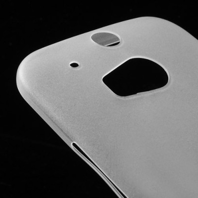HTC One M8 pasaulē planākais balts futrālis / Vacins.lv