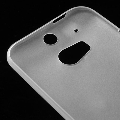 HTC One M8 pasaulē planākais balts futrālis / Vacins.lv