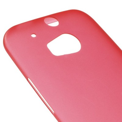 HTC One M8 pasaulē planākais sarkans futrālis / Vacins.lv