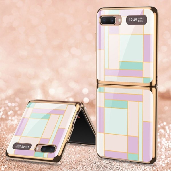 „GKK“ Pattern пластиковый чехол - фиолетовый (Galaxy Z Flip)