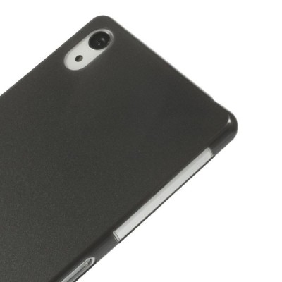 Sony Xperia Z2 pasaulē planākais melns futrālis / Vacins.lv