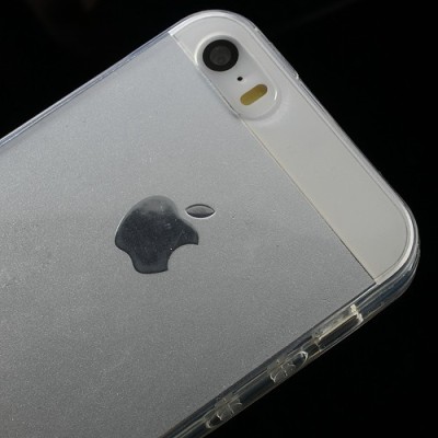 Apple iPhone 5S dzidrs (caurspīdīgs) cieta silikona TPU pasaulē planākais balts futrālis / Vacins.lv